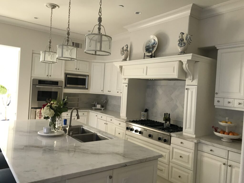 831c9f41-c54a-4a3e-84e8-7b7a1ac9ba94-scaled Kitchen in Seattle, WA with white cabinets